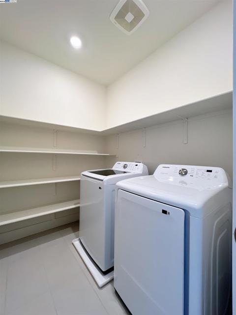 6260 Dove Ave, Dublin CA: https://media.crmls.org/mediaz/1ca55258-ac47-4a27-9b4c-bbe96dc2f4be.jpg