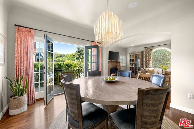 403 S Bundy Drive, Los Angeles CA: https://media.crmls.org/mediaz/1ca61cf7-4fb4-4f8c-950d-687c80e8e2d1.jpg