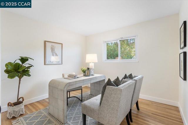 2326 Bramble Ct, Castro Valley CA: https://media.crmls.org/mediaz/1ca65383-5db6-46ed-a536-3b23b9b1476d.jpg