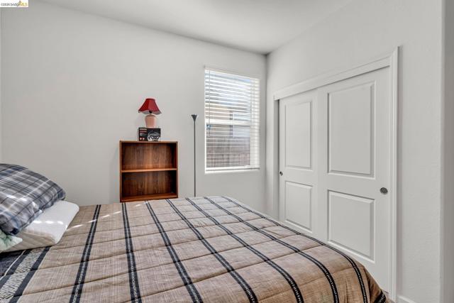 2087 Stars Dr, Rio Vista CA: https://media.crmls.org/mediaz/1ca7d91a-e7d5-4127-98a9-8d8971599a09.jpg