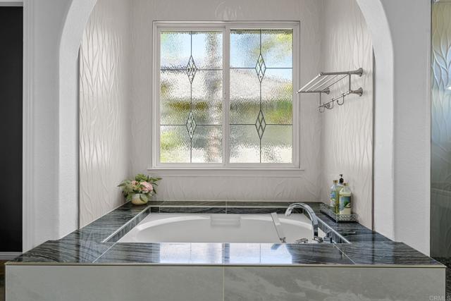 593 Paloma Court, Encinitas CA: https://media.crmls.org/mediaz/1ca8a5c1-31ce-4a11-9304-995f9572379d.jpg