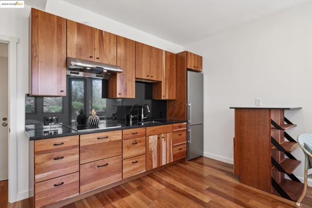 435 Tremont Avenue, Richmond CA: https://media.crmls.org/mediaz/1ca8b435-6e33-47ba-9c4f-3a2ee55045c0.jpg