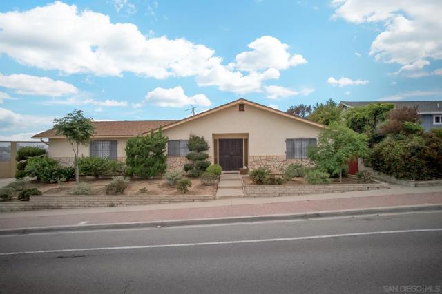 945 Nacion Avenue, Chula Vista CA: https://media.crmls.org/mediaz/1ca8cc48-5411-4d3c-b93a-cee30bb34be2.jpg
