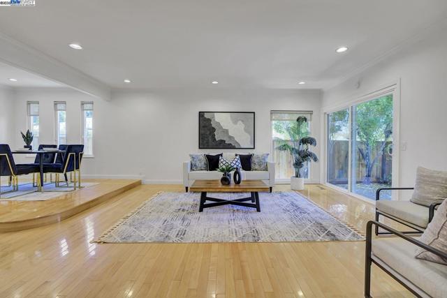 41025 Pajaro Dr, Fremont CA: https://media.crmls.org/mediaz/1ca9856b-882c-438a-9ee1-addcdcf304b2.jpg