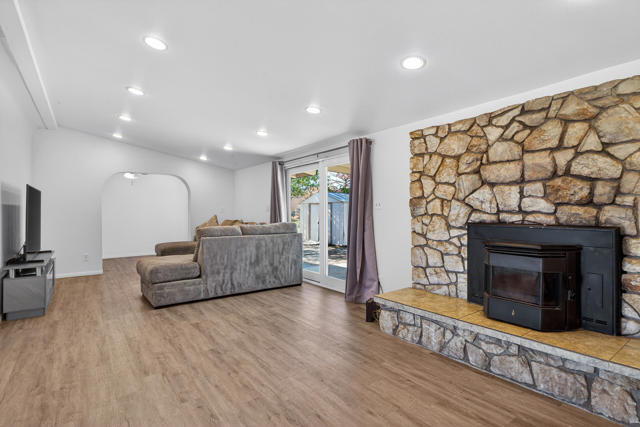 7504 Balsa Avenue, Yucca Valley CA: https://media.crmls.org/mediaz/1caa0f30-762c-4345-8bab-f4c29443ded2.jpg