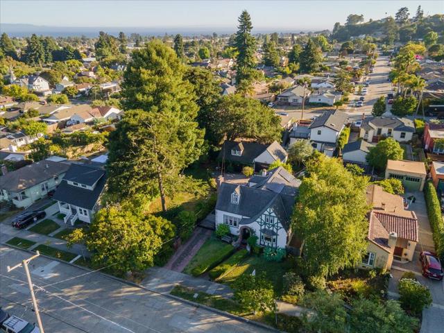 503 Van Ness Avenue, Santa Cruz CA: https://media.crmls.org/mediaz/1caa5c94-1a73-4088-95a5-8d48f121eddf.jpg
