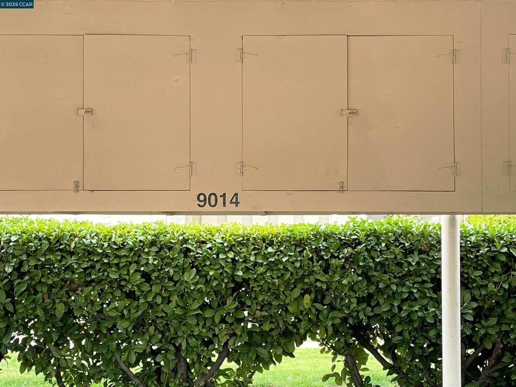 https://media.crmls.org/mediaz/1caab7e2-ca89-40fe-bf31-95f22d4795e6.jpg?preset=X-Large