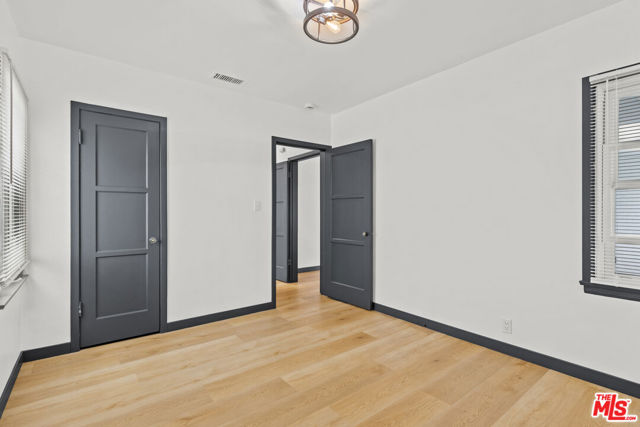 9829 S 7th Avenue, Inglewood CA: https://media.crmls.org/mediaz/1cab0582-a888-4494-b511-2e941a8431fb.jpg
