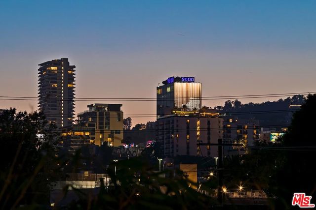 855 N Croft Avenue, Los Angeles CA: https://media.crmls.org/mediaz/1cab0de6-38c3-4ef8-87f6-75a11571d877.jpg