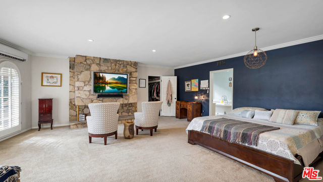 4559 Morella Avenue, Valley Village CA: https://media.crmls.org/mediaz/1cab1f99-d8e2-401e-ab15-55e8144fdee9.jpg