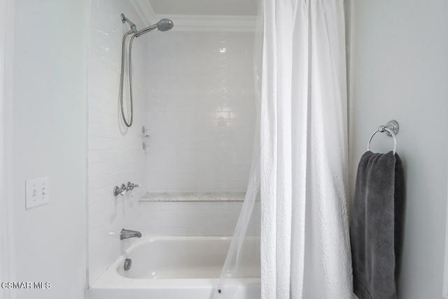 90 Sherwood Drive, Westlake Village CA: https://media.crmls.org/mediaz/1cab5811-4c89-4c5a-b796-b6c210bcb0f0.jpg
