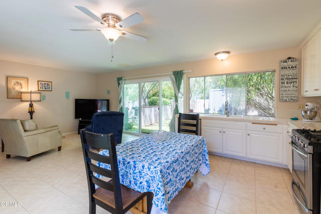 Detail Gallery Image 7 of 27 For 686 Martinique Pl, Newbury Park,  CA 91320 - 4 Beds | 3 Baths