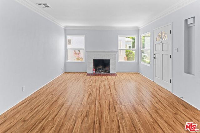 2652 Stoner Avenue, Los Angeles CA: https://media.crmls.org/mediaz/1cac2101-02bf-42ab-823d-c94a95e120f2.jpg