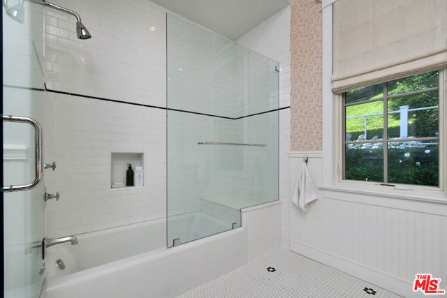 Image 39 of 55 For 3640 Longridge Avenue