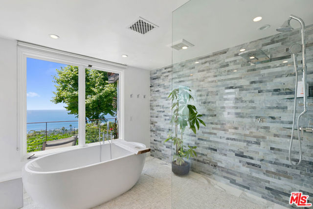 27450 Calicut Road, Malibu CA: https://media.crmls.org/mediaz/1caceee2-b73a-4374-9d28-86b2b0b353aa.jpg