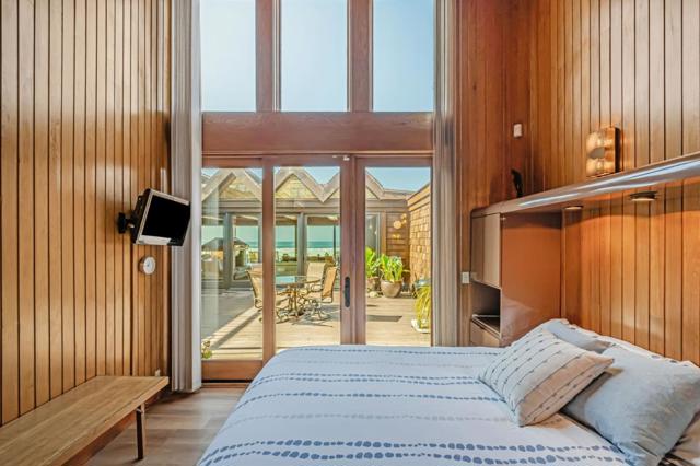 547 Beach Drive, Aptos CA: https://media.crmls.org/mediaz/1cad1aeb-b91f-46d0-8fb2-931e4f3f931a.jpg