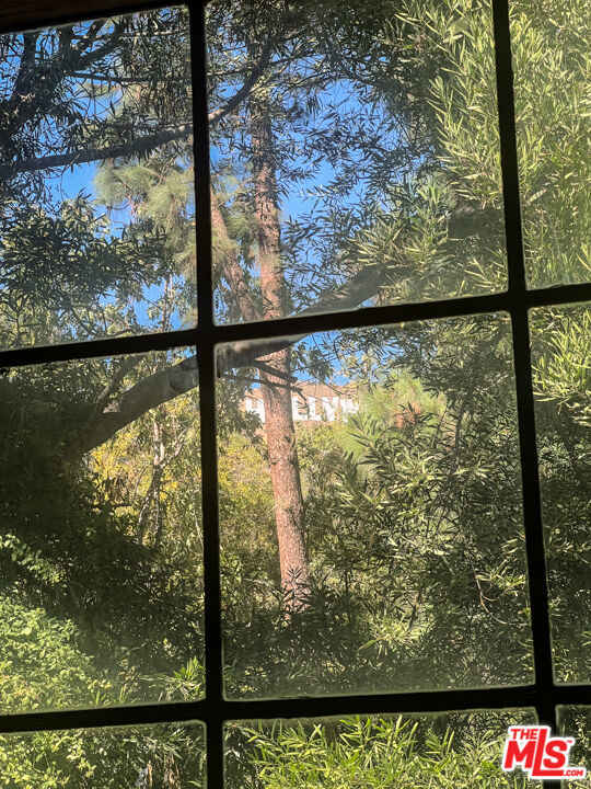 3105 Ledgewood Drive, Los Angeles CA: https://media.crmls.org/mediaz/1cad47e0-4b11-4721-8b11-234afd834c8c.jpg