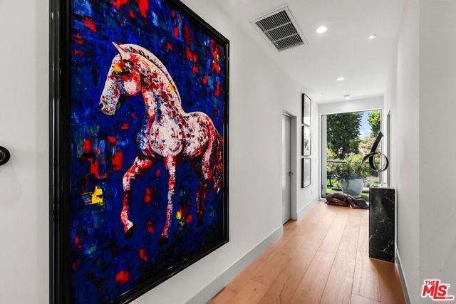 4338 Agnes Avenue, Studio City CA: https://media.crmls.org/mediaz/1cada869-95fa-4588-b96b-c2036069cf3d.jpg