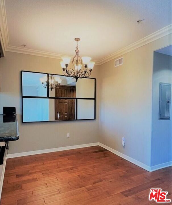 1401 S St Andrews Place, Los Angeles CA: https://media.crmls.org/mediaz/1cae003a-76c7-4d68-9389-fddc1ac14062.jpg