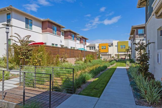 Detail Gallery Image 19 of 20 For 2004 Quartet Loop Unit 1, Chula Vista,  CA 91915 - 4 Beds | 2/1 Baths