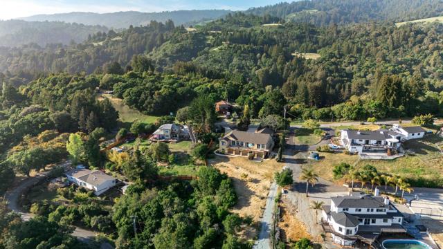 960 Smith Rd, Watsonville CA: https://media.crmls.org/mediaz/1caead51-0745-4fbd-bfa1-8cbcedd6060a.jpg