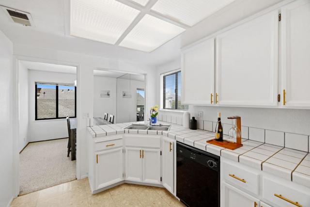 43 Appian Way, South San Francisco CA: https://media.crmls.org/mediaz/1caeb3e8-1ba9-4420-b86b-fa302b518715.jpg