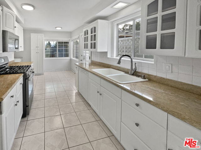7607 Ben Avenue photo 9