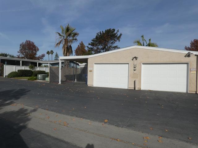 Detail Gallery Image 2 of 13 For 3656 Mount Vernon Ave, Oceanside,  CA 92057 - 2 Beds | 2 Baths