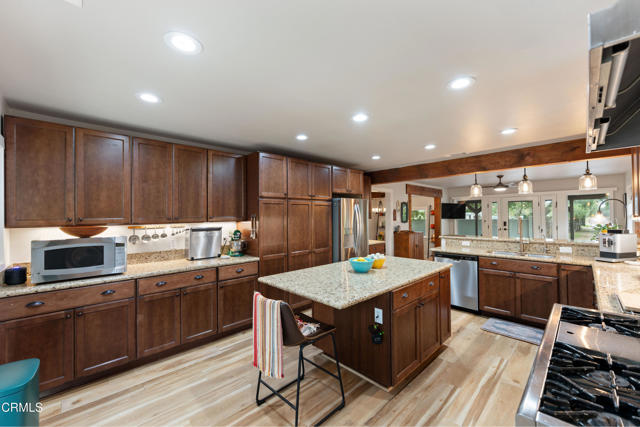 Detail Gallery Image 12 of 62 For 813 Santa Ana Bld, Oak View,  CA 93022 - 3 Beds | 2 Baths