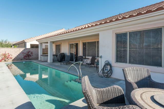37417 Mojave Sage Street, Palm Desert CA: https://media.crmls.org/mediaz/1cb1f379-0529-40b3-8546-34cb6b679fec.jpg