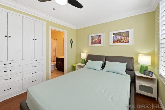 10556 Debreceni Way, San Diego CA: https://media.crmls.org/mediaz/1cb237d0-9463-4580-8a43-b7c15e3ef737.jpg
