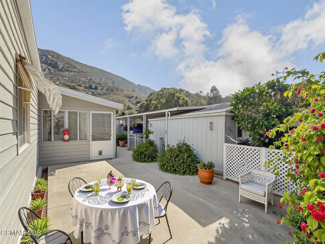 27 Irena Avenue, Camarillo CA: https://media.crmls.org/mediaz/1cb24a8e-ed69-4e71-85b8-9ad535a18ae3.jpg