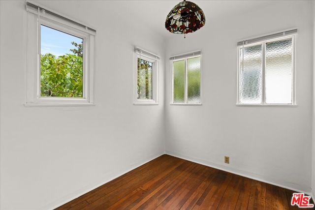 1018 Wellesley Avenue, Los Angeles CA: https://media.crmls.org/mediaz/1cb27ff6-cef3-416f-b59d-7c66c5ae2a3e.jpg