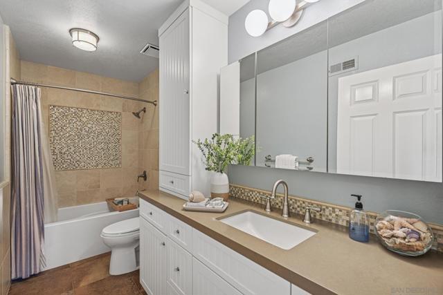 602 HOLLYRIDGE DRIVE, Encinitas CA: https://media.crmls.org/mediaz/1cb2e4f8-b5c7-4cec-b6b3-6c02800de6c9.jpg