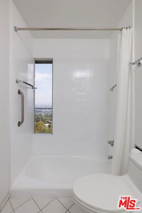 3268 Wrightwood Drive, Studio City CA: https://media.crmls.org/mediaz/1cb38ed0-d98d-4396-86d2-6bf84b2acfae.jpg