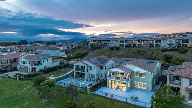 Image 6 of 60 For 35 Dunfirth Dr