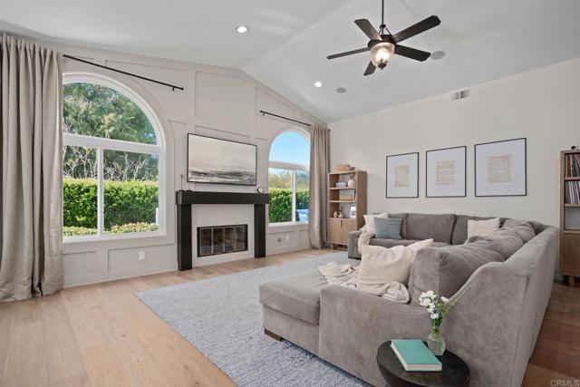 Image 9 of 68 For 1055 Olive Crest Drive