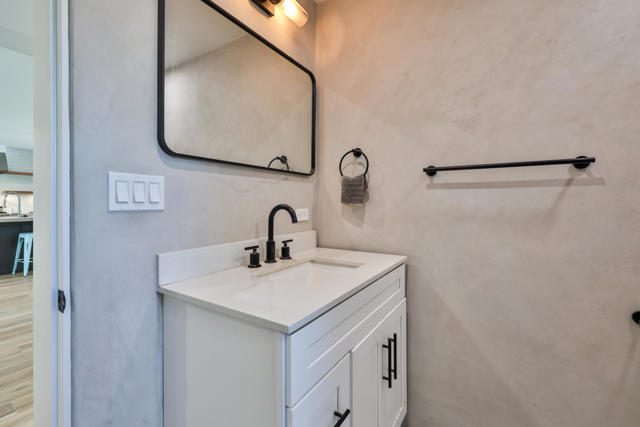 32299 Whispering Palms Trail, Cathedral City CA: https://media.crmls.org/mediaz/1cb5d3b1-7099-48a2-aab7-21d2e20ebe89.jpg