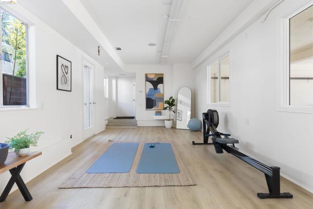 Image 30 of 49 For 251 Pershing Dr