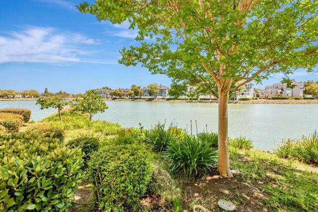 1000 Davit Lane,  CA: https://media.crmls.org/mediaz/1cb64e8d-e35a-47a6-a590-30ee7887a2fc.jpg