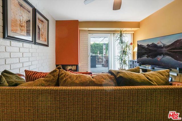 1237 Brian Street, Placentia CA: https://media.crmls.org/mediaz/1cb686d9-8938-42d7-9c89-ace3643772e5.jpg