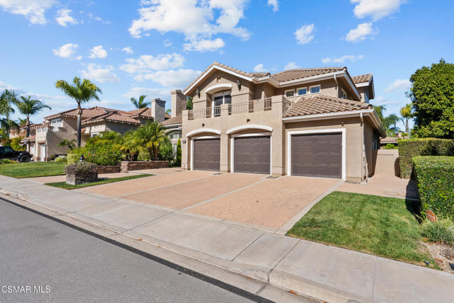 48 Golden Glen Drive, Simi Valley CA: https://media.crmls.org/mediaz/1cb6929c-cf2e-4c7b-a1ba-9a990d378995.jpg
