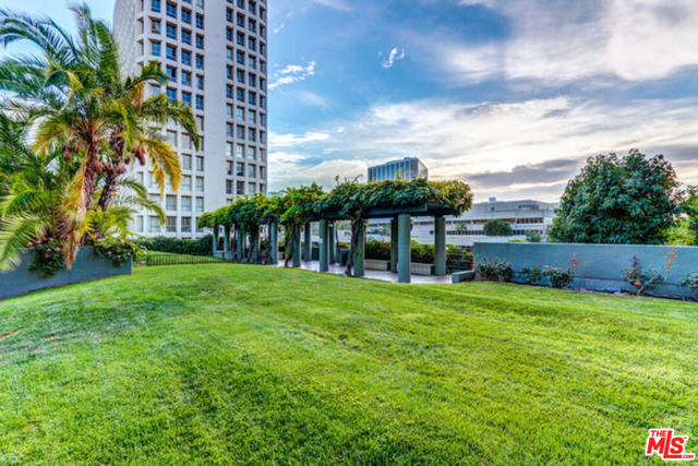880 W 1st Street, Los Angeles CA: https://media.crmls.org/mediaz/1cb6d01a-c537-4a9f-8f67-c83a4091255b.jpg