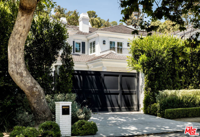 1943 Mandeville Canyon Road, Los Angeles CA: https://media.crmls.org/mediaz/1cb77a64-0513-45e2-98ef-79352b4ee6cf.jpg