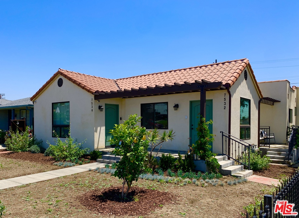 7530 Brighton Avenue, Los Angeles, CA 90047
