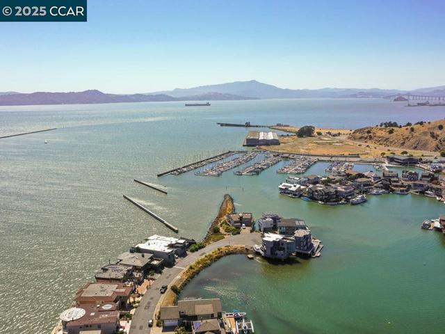 1460 Sandpiper Spit, Richmond CA: https://media.crmls.org/mediaz/1cb8c4e5-787c-4275-a2aa-77652239182b.jpg