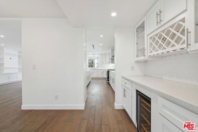 5114 Cedros Avenue, Sherman Oaks CA: https://media.crmls.org/mediaz/1cb8c71d-0e7d-4cdc-a22c-cc0153e831df.jpg