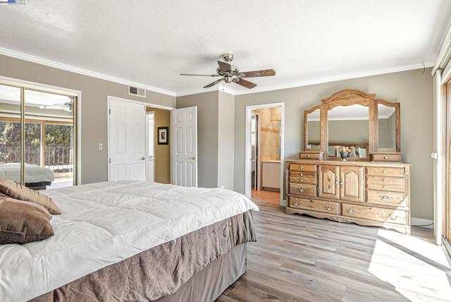 25660 Paul Ct, Hayward CA: https://media.crmls.org/mediaz/1cb8d9c9-88f7-4eb2-8877-f105687dea18.jpg