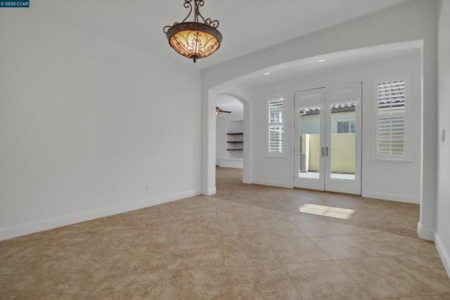 1411 Granite Creek Dr, Patterson CA: https://media.crmls.org/mediaz/1cb8f852-4787-4a39-a8bc-a402b55e795f.jpg