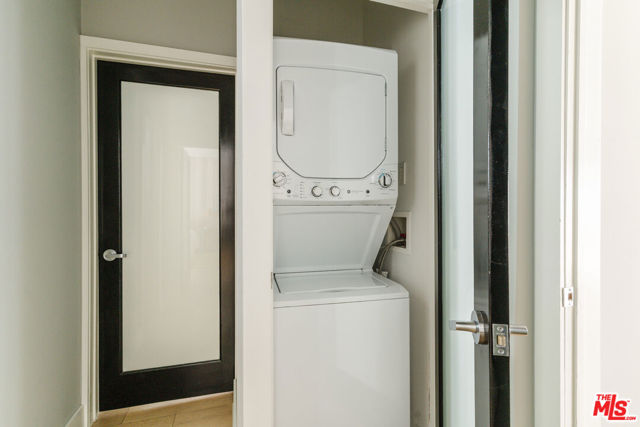 11906 Gorham Avenue, Los Angeles CA: https://media.crmls.org/mediaz/1cba0b3e-2c82-49ee-962e-94302c49f12f.jpg